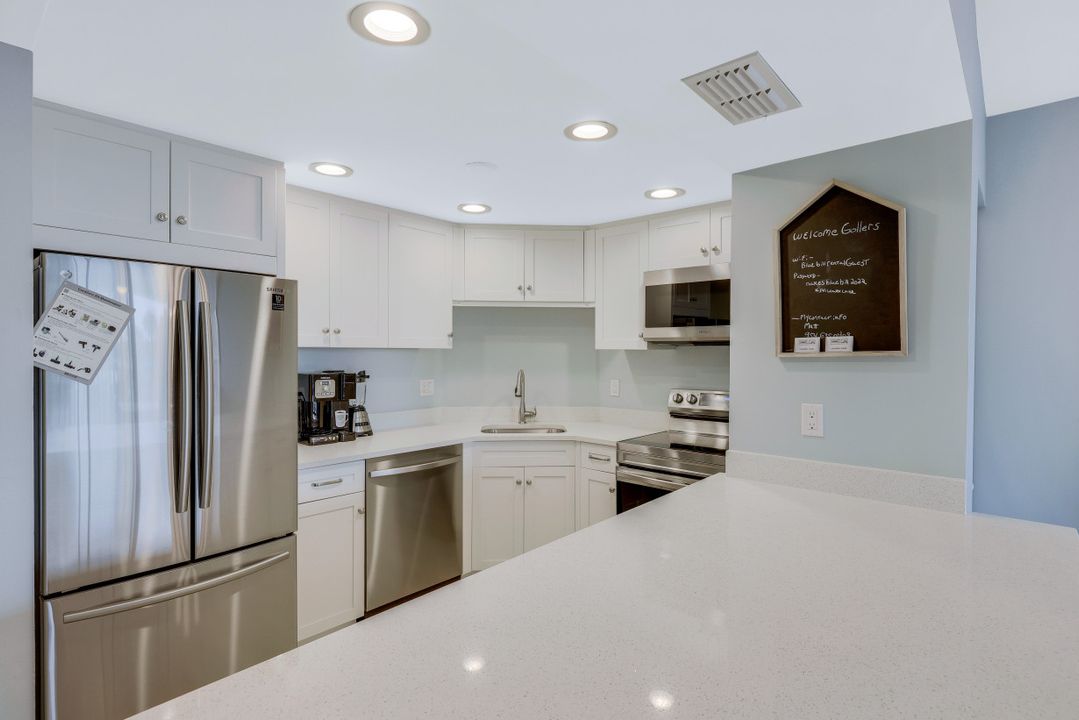 5 Bluebill Ave #210, Naples, FL 34108