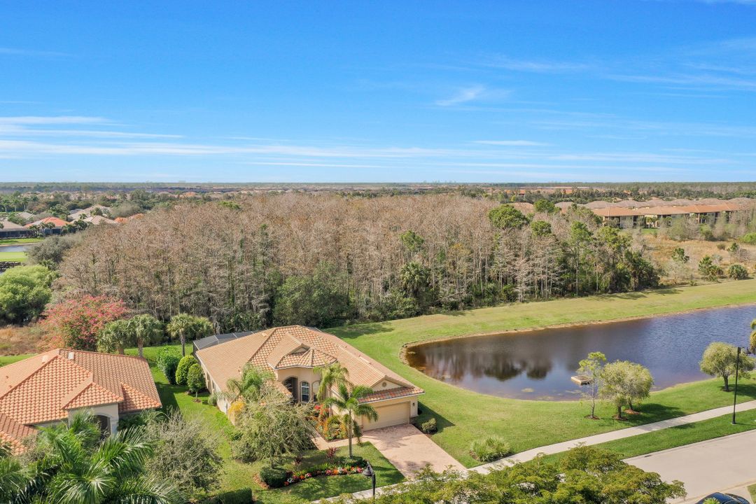 9359 Marble Stone Dr, Naples, FL 34120