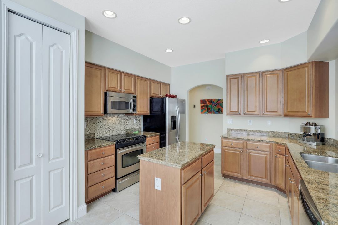 1256 Carpazi Ct #3, Naples, FL 34105