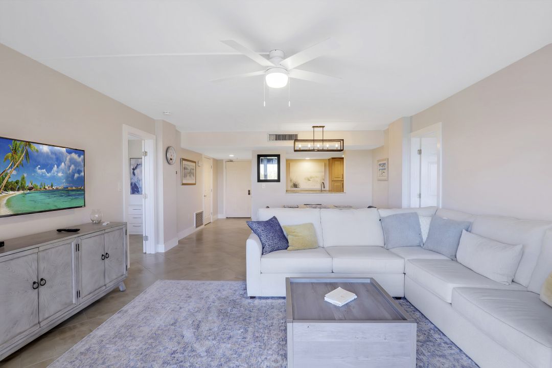 17 Bluebill Ave #104, Naples, FL 34108