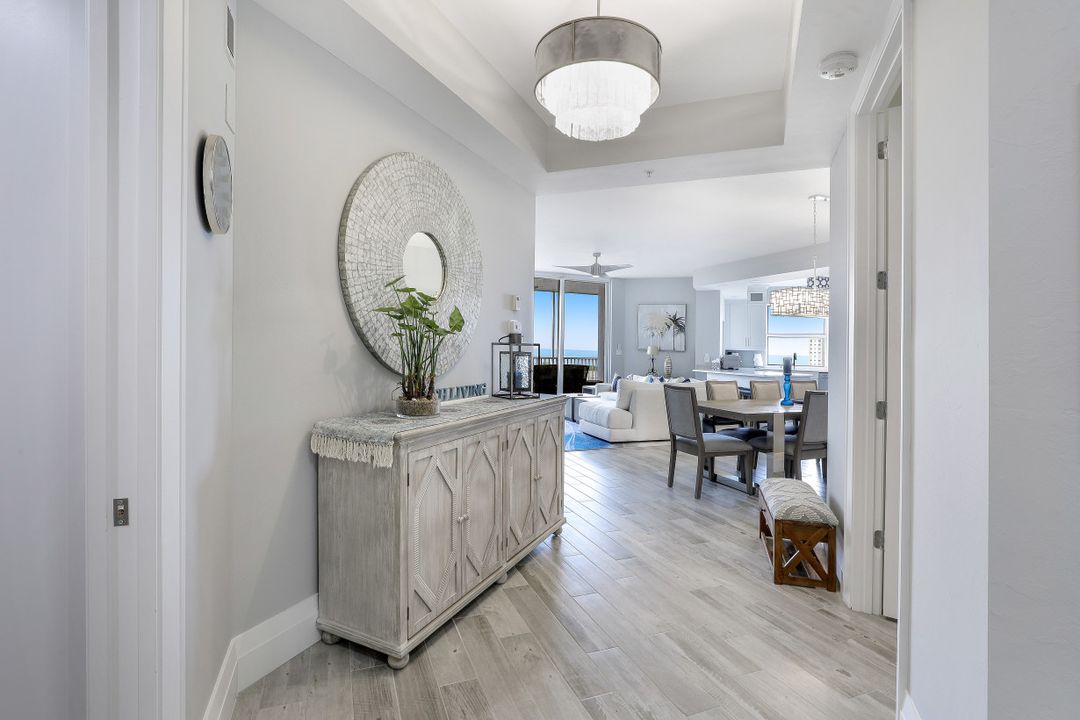 400 Flagship Dr #802, Naples, FL 34108