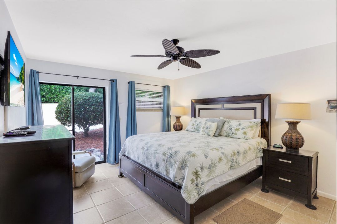 550 Inlet Dr, Marco Island, FL 34145