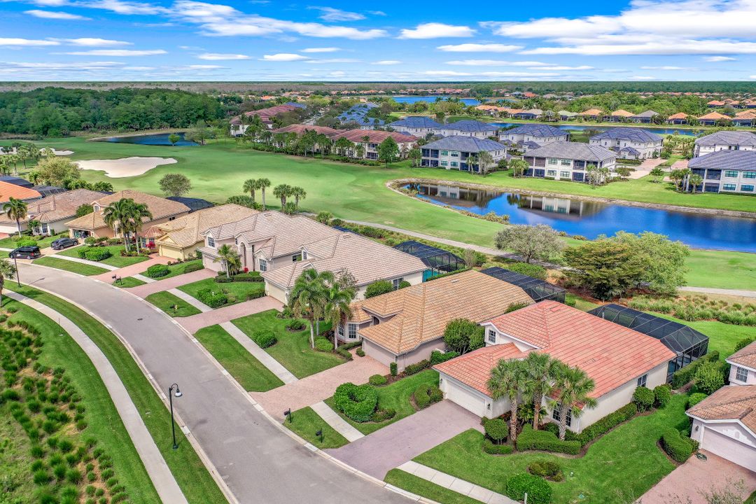 11857 Bramble Ct, Naples, FL 34120
