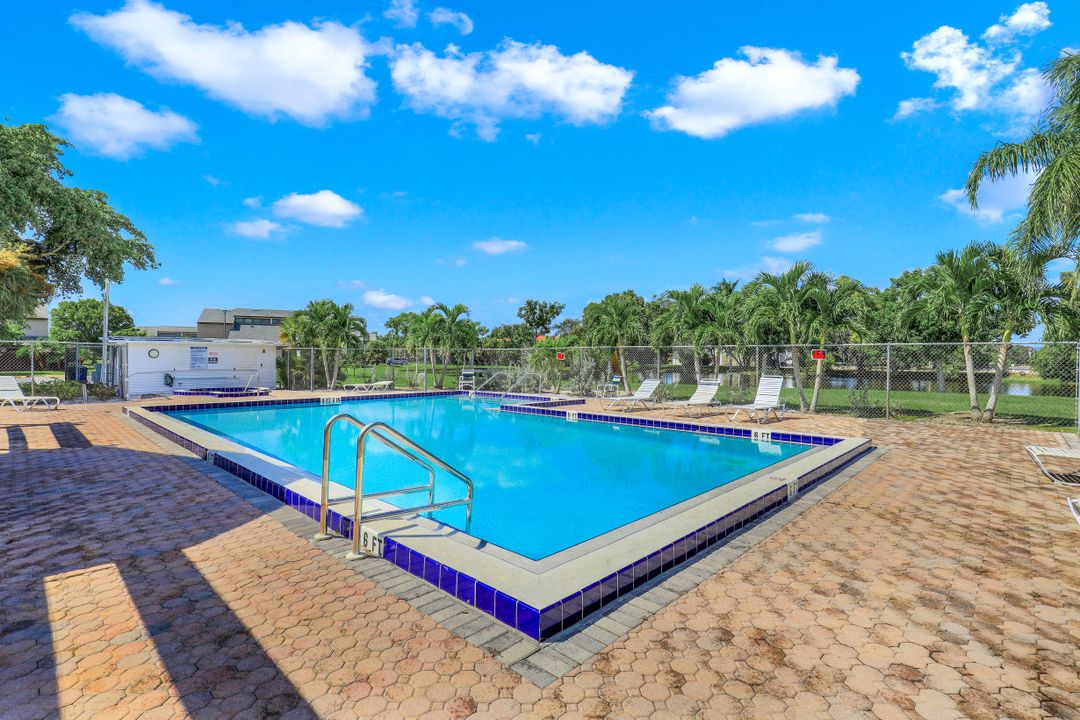 8815 Somerset Blvd, Fort Myers, FL 33919