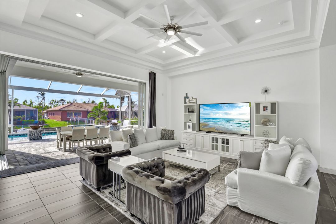 2612 Surfside Blvd, Cape Coral, FL 33914