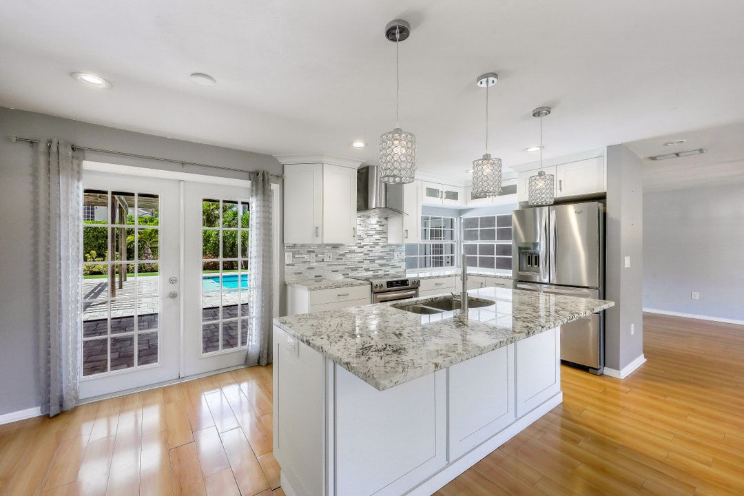 800 100th Ave N, Naples, FL 34108