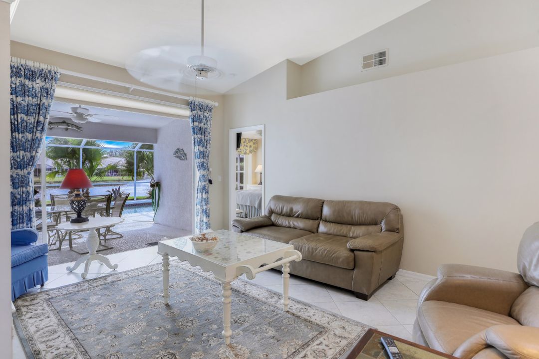 554 Captn Kate Ct, Naples, FL 34110