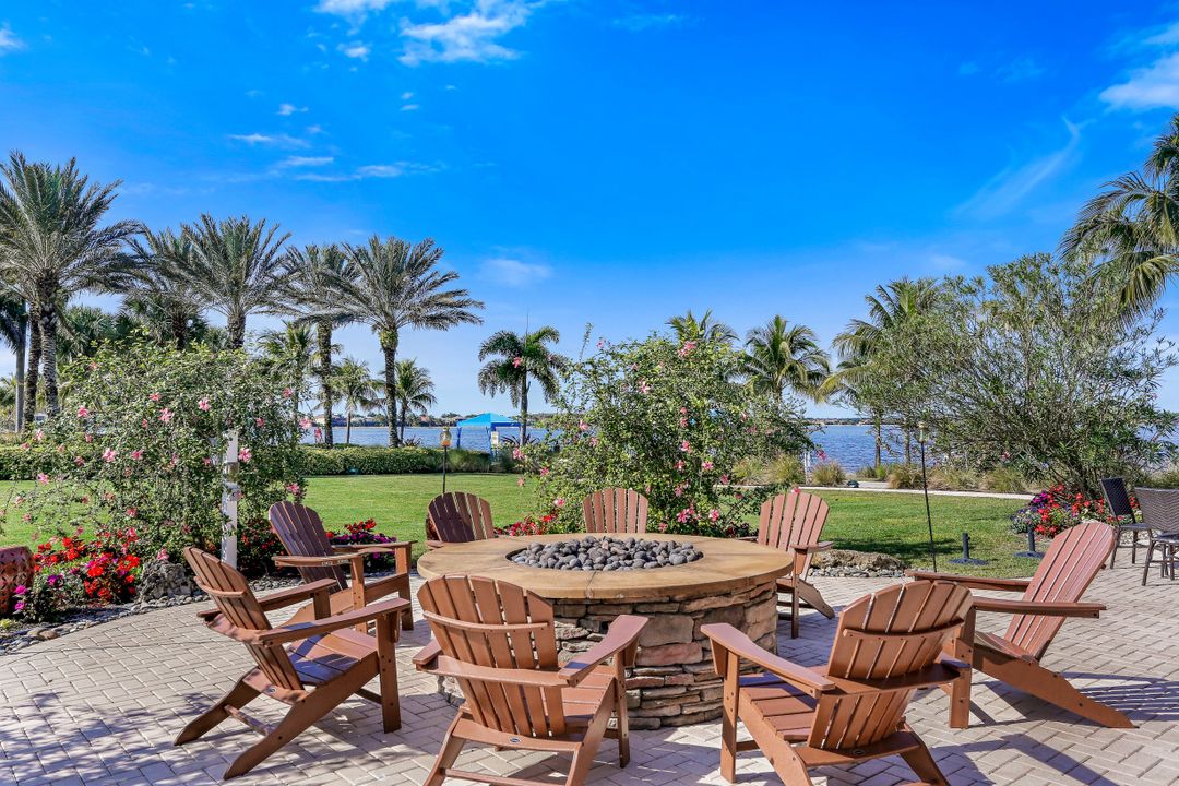 9403 Copper Rock Ct, Naples, FL 34120