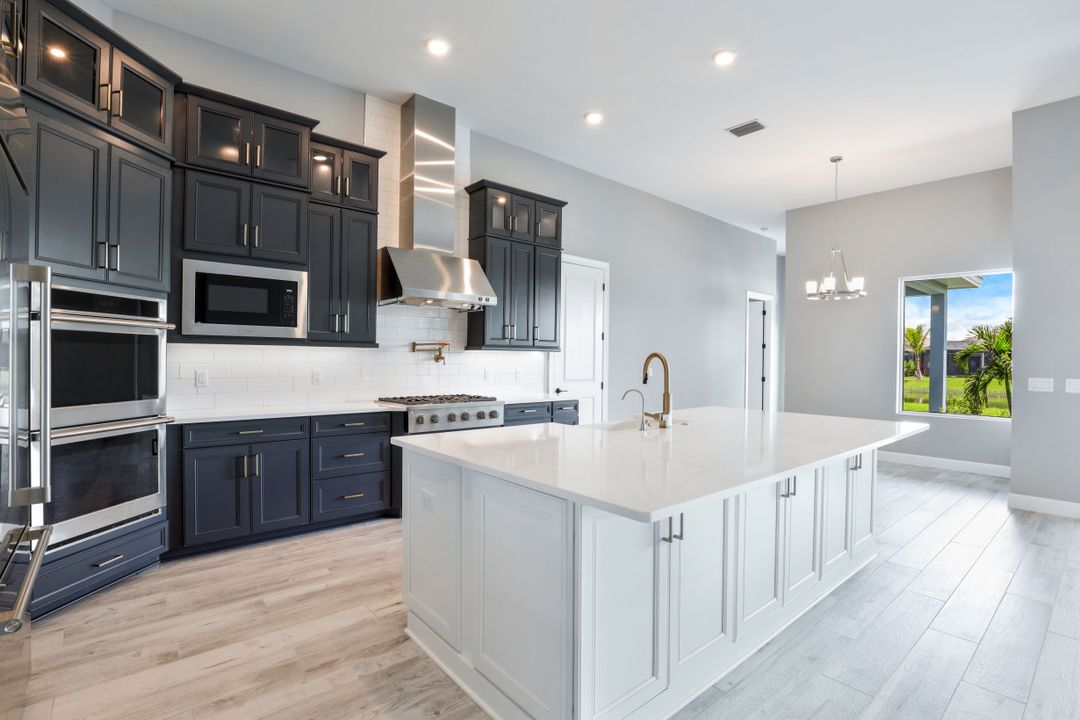 11430 Canal Grande Dr, Fort Myers, FL 33913