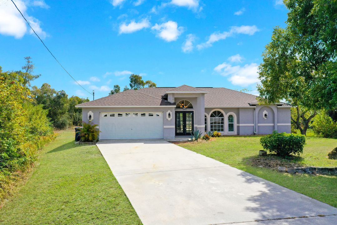 591 Pierre Cir, Lehigh Acres, FL 33974