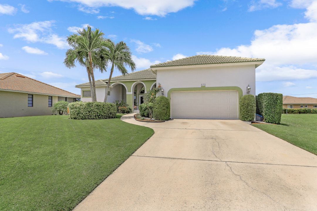 570 Elk Cir, Marco Island, FL 34145