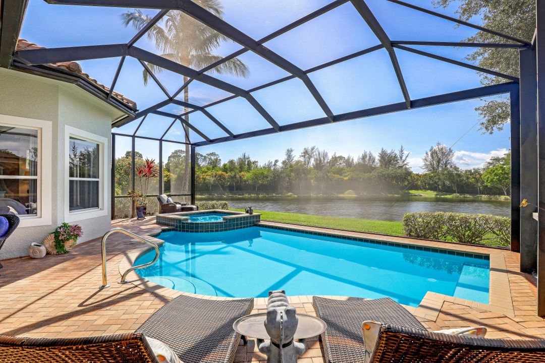 3086 Aviamar Cir, Naples, FL 34114