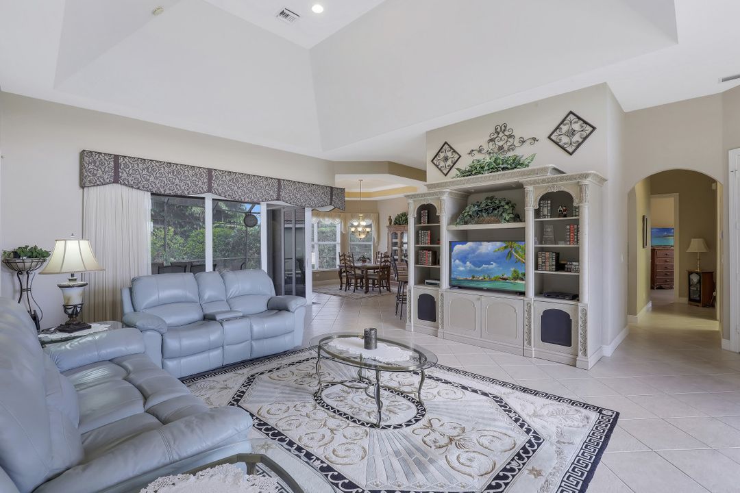 10259 Avonleigh Dr, Bonita Springs, FL 34135