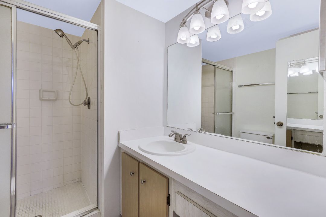 160 Turtle Lake Ct #204, Naples, FL 34105