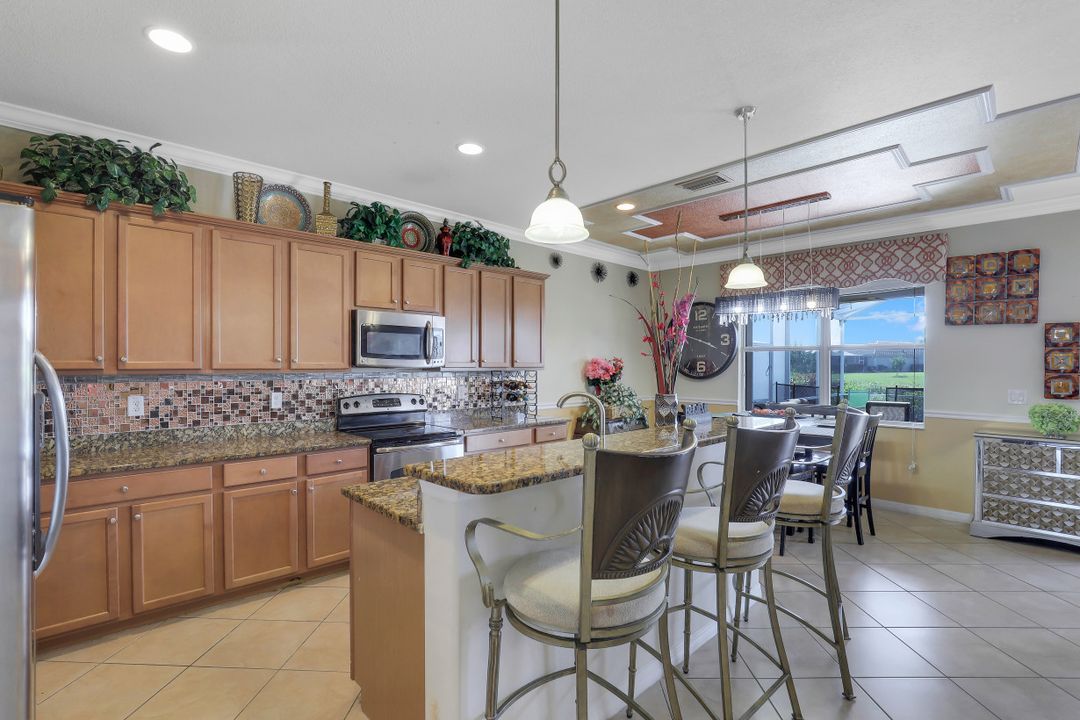 14832 Canton Ct, Naples, FL 34114