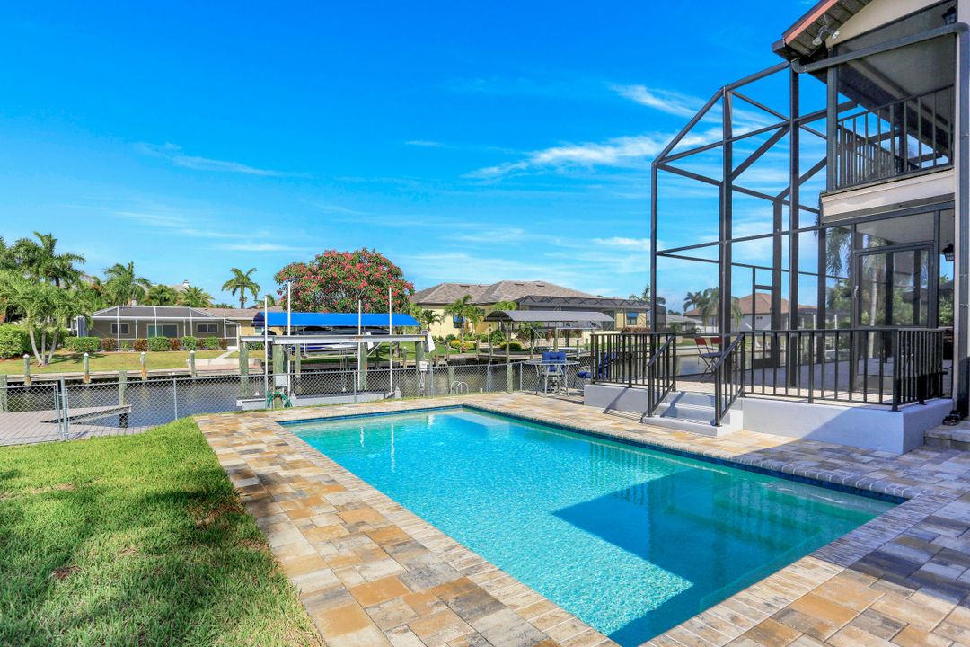 5811 SW 1st Pl, Cape Coral, FL 33914