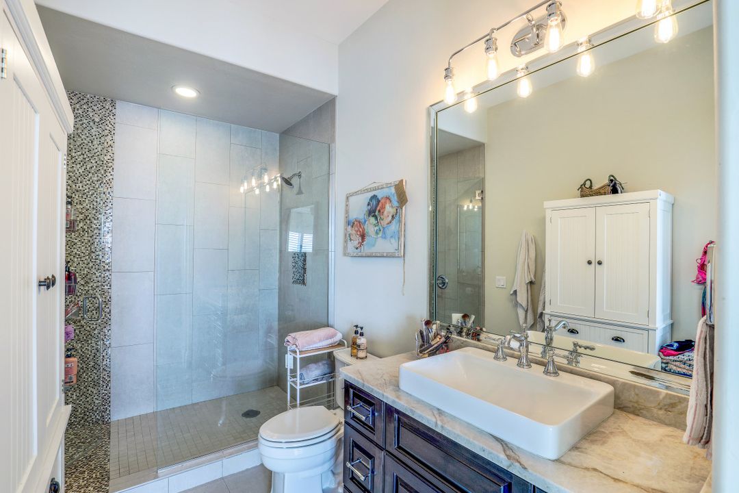 5930 Harborage Dr, Fort Myers, FL 33908