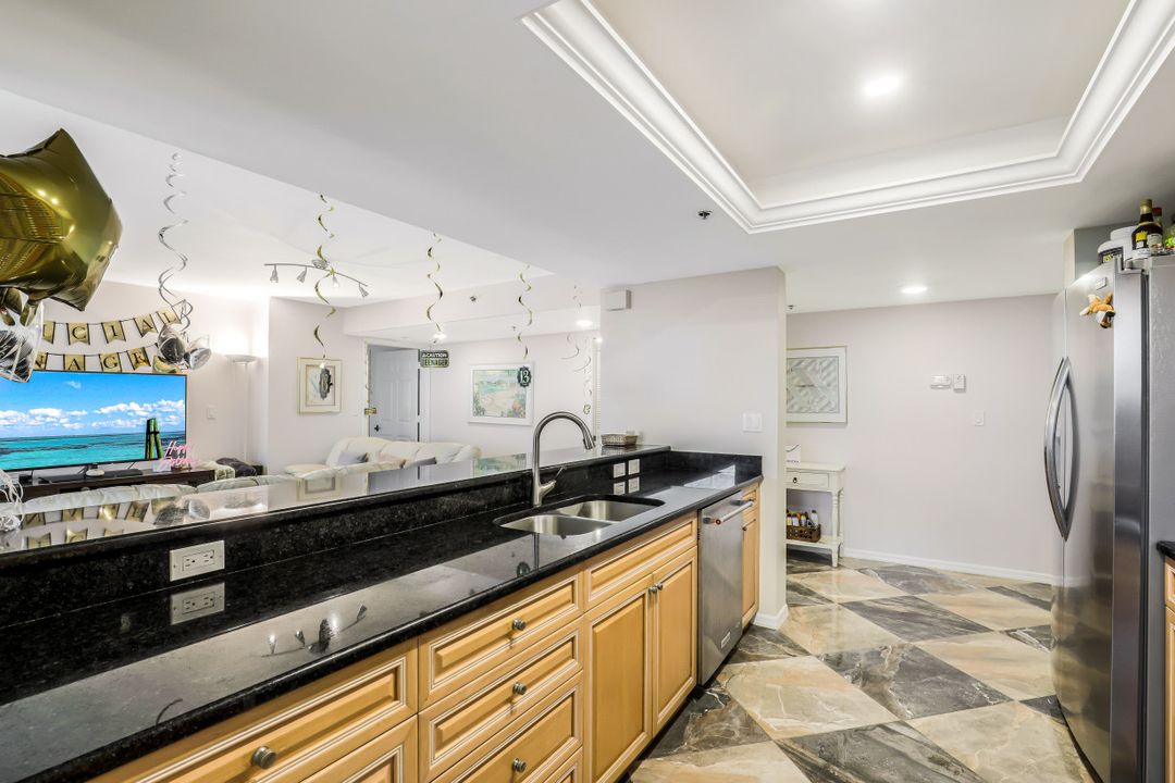 6585 Nicholas Blvd #703, Naples, FL 34108