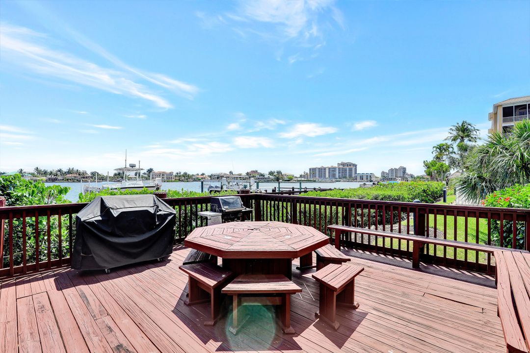 9700 Gulf Shore Dr #202, Naples, FL 34108