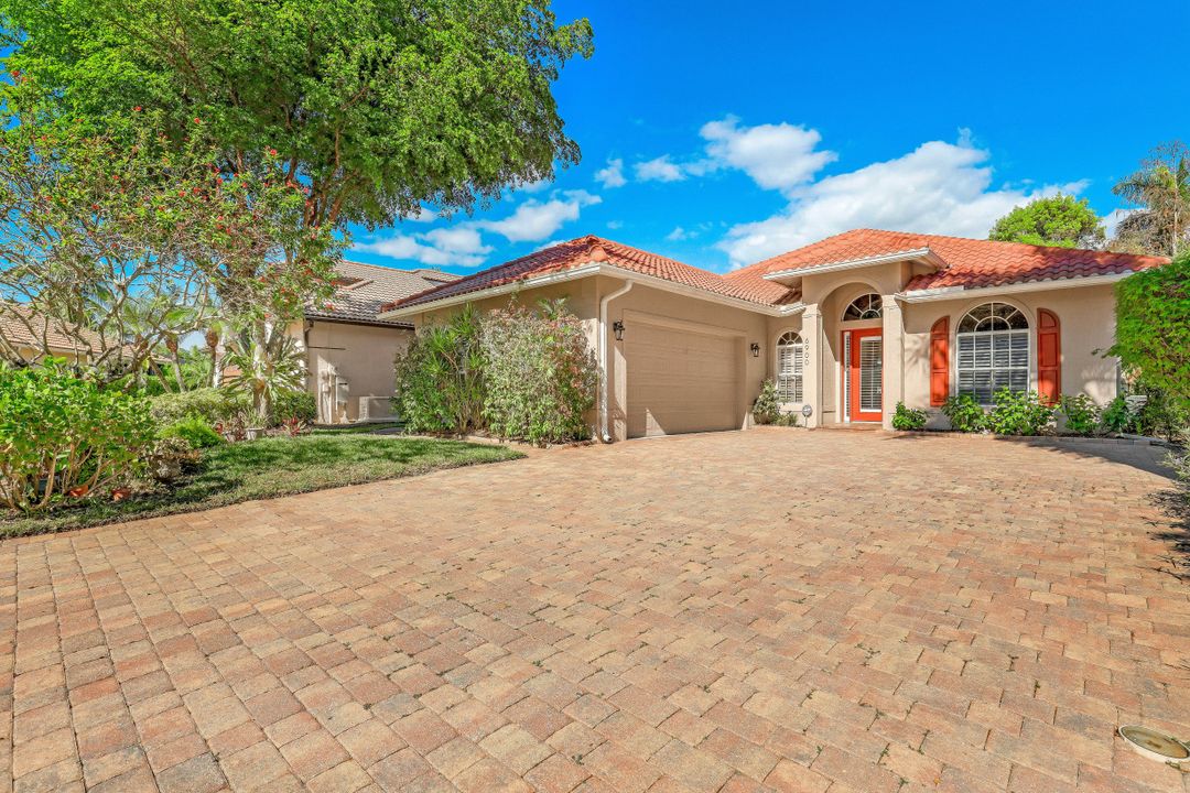 6900 Anthurium Ln, Naples, FL 34113