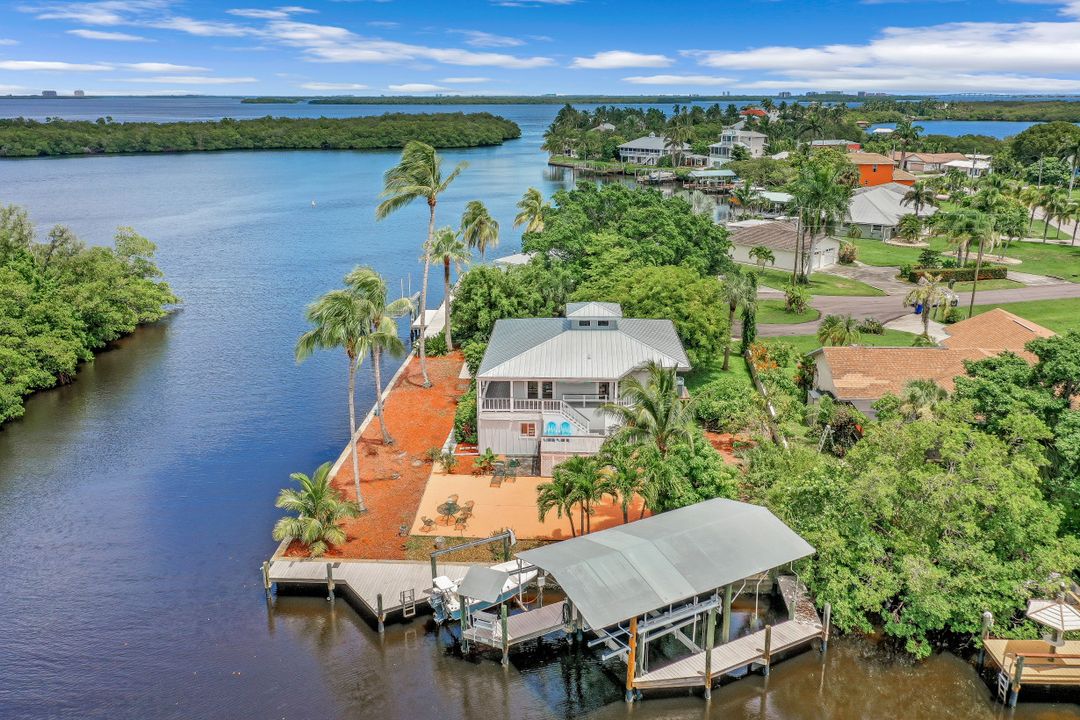 2825 Tern Ct, Saint James City, FL 33956