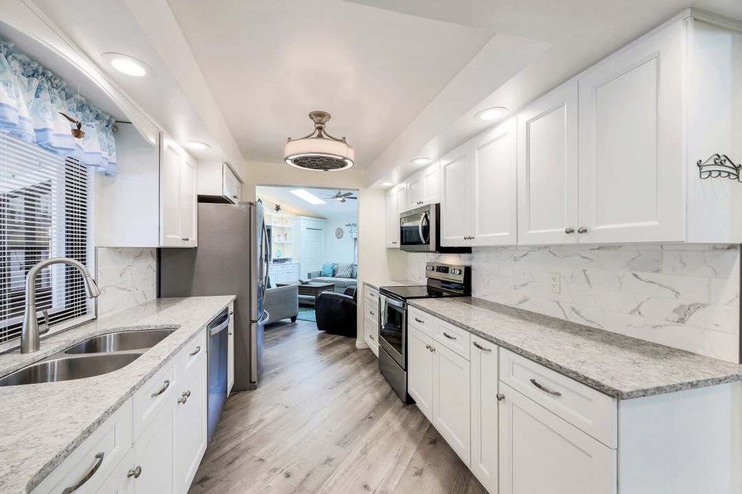 3919 SE 4th Ave, Cape Coral, FL 33904