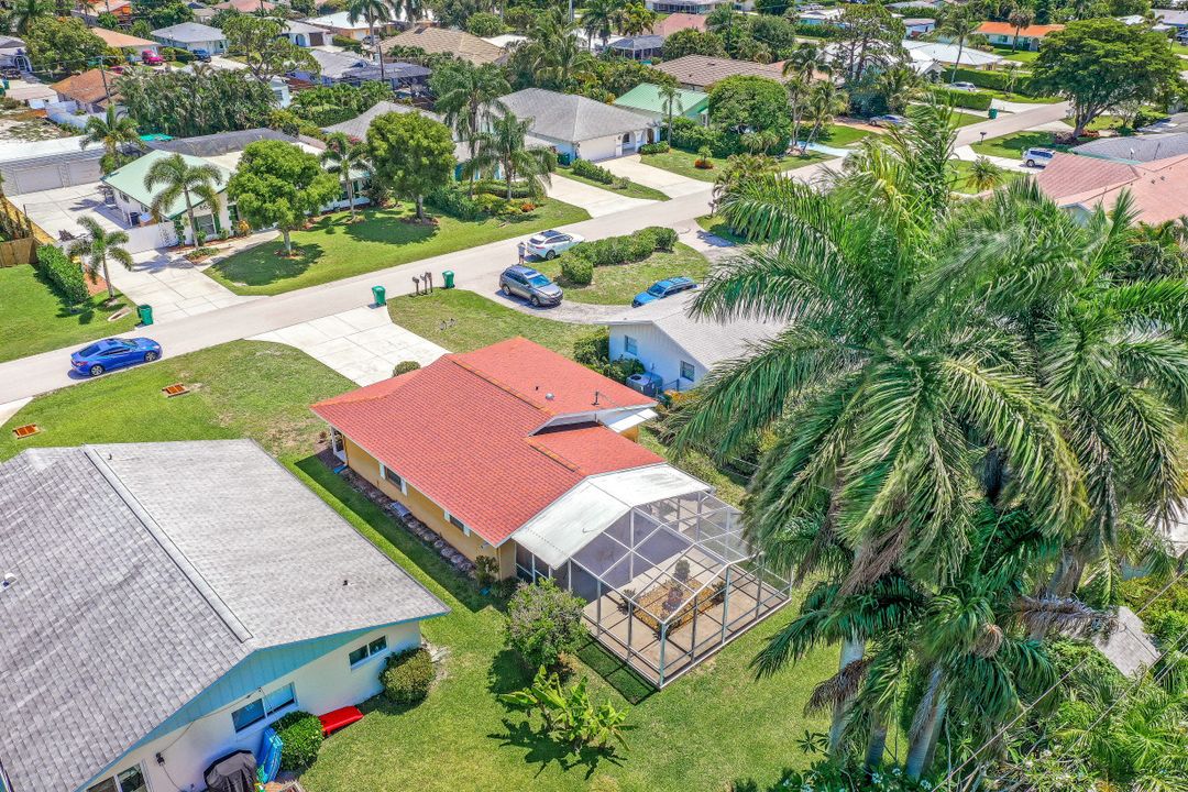 668 93rd Ave N, Naples, FL 34108