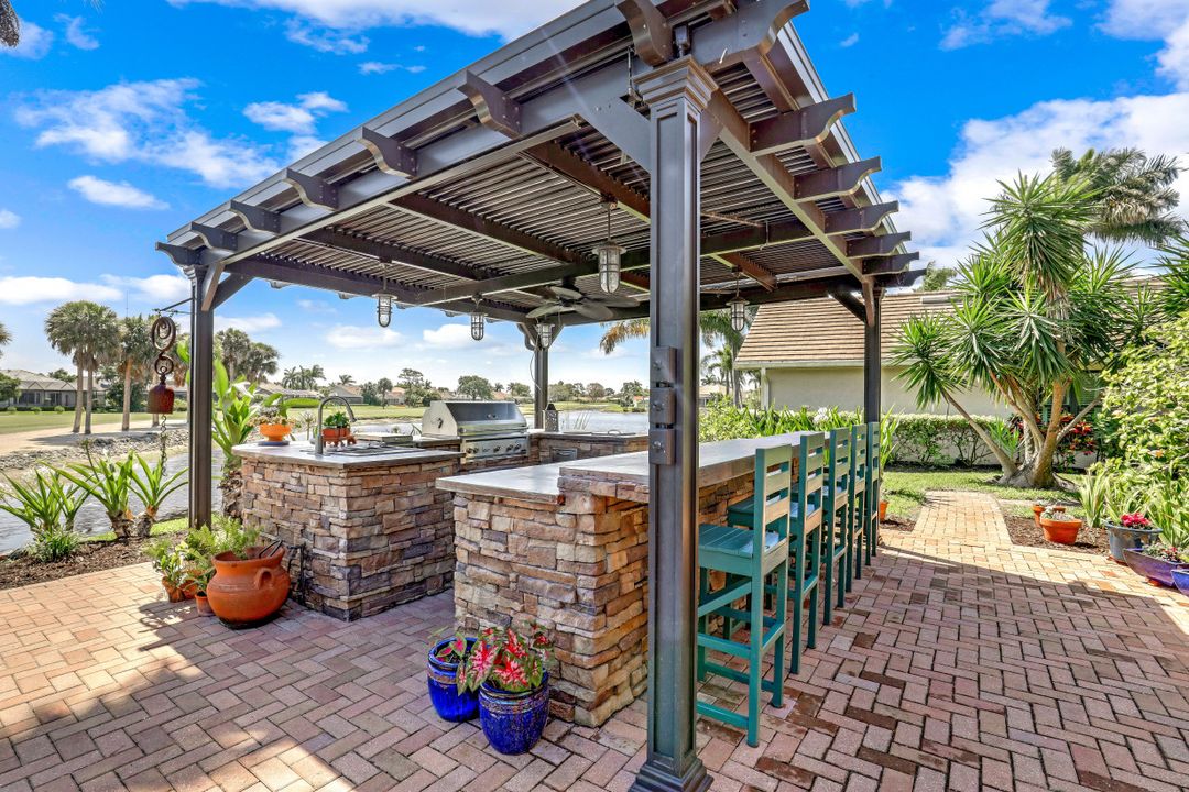 28419 Sombrero Dr, Bonita Springs, FL 34135