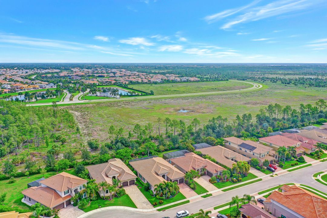 3987 Bering Ct, Naples, FL 34119