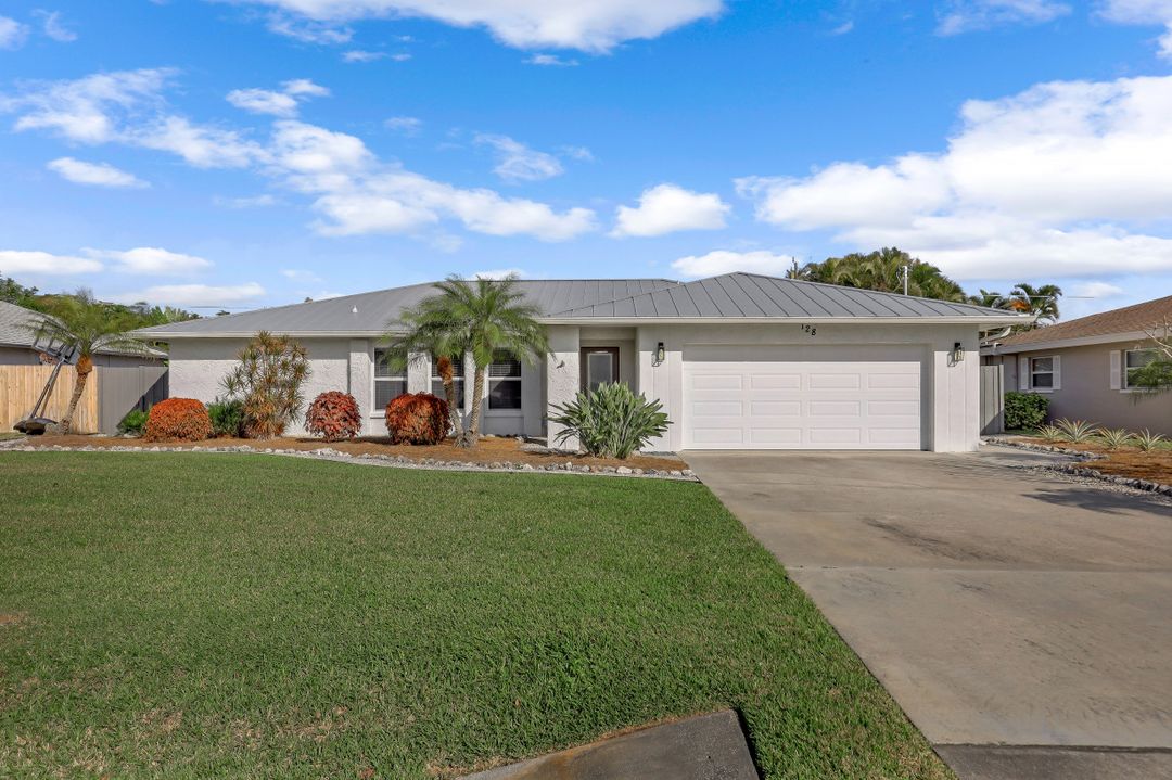 128 Coral Vine Dr, Naples, FL 34110