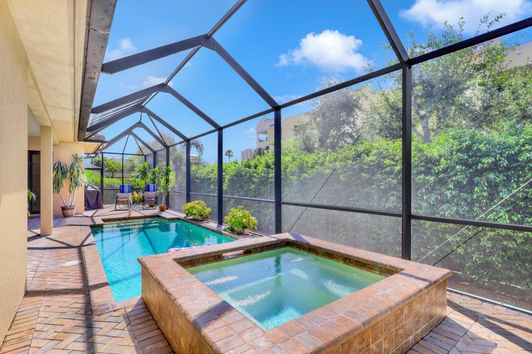 808 Seagrape Dr, Marco Island, FL 34145