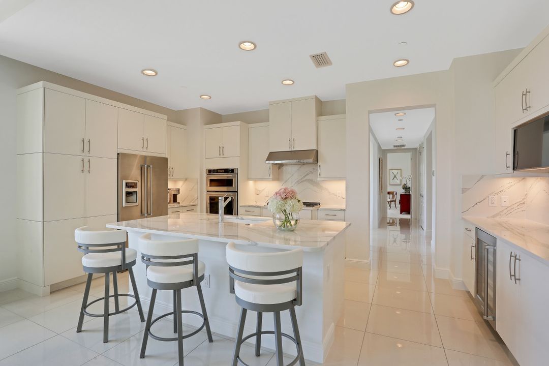 16390 Viansa Way #102, Naples, FL 34110