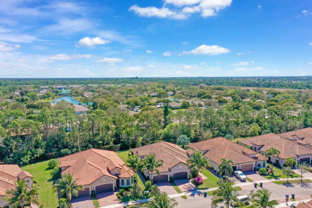 9181 Isla Bella Cir, Bonita Springs, FL 34135