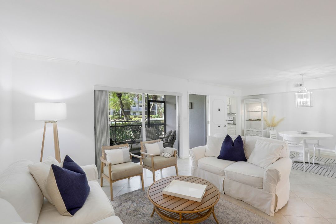 2900 Gulf Shore Blvd N #102, Naples, FL 34103