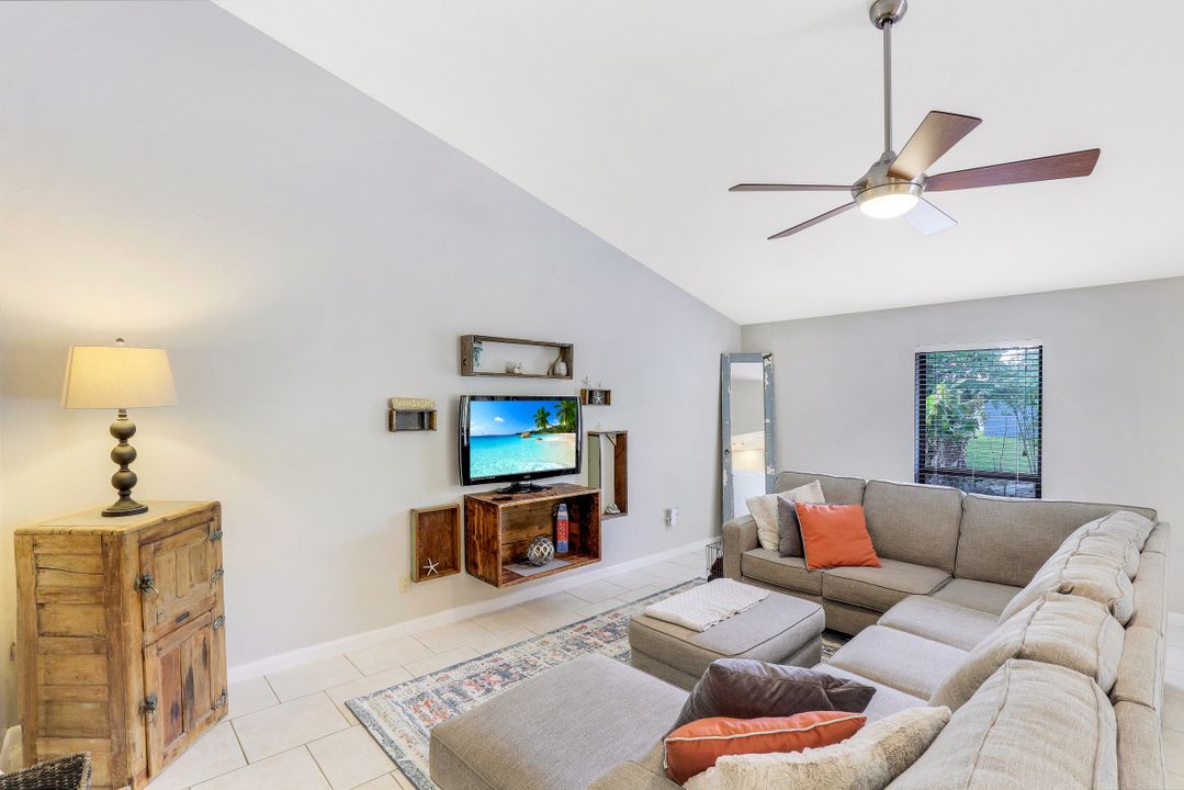 3914 SE 4th Ave, Cape Coral, FL 33904