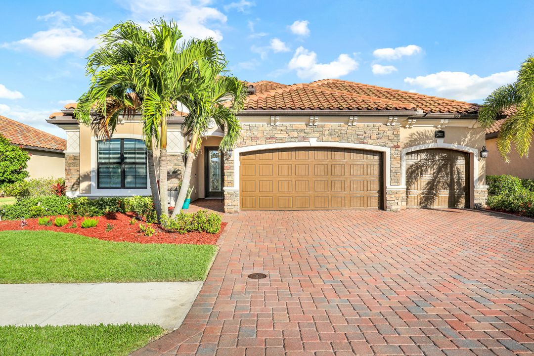 28111 Kerry Ct, Bonita Springs, FL 34135