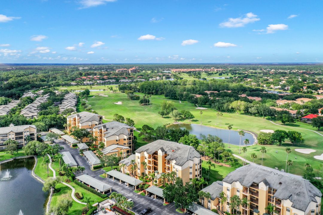 220 Vintage Cir #205, Naples, FL 34119