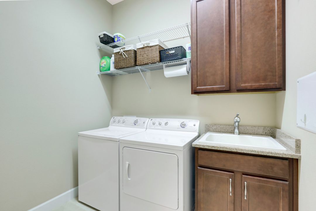 9097 Isla Bella Cir, Bonita Springs, FL 34135