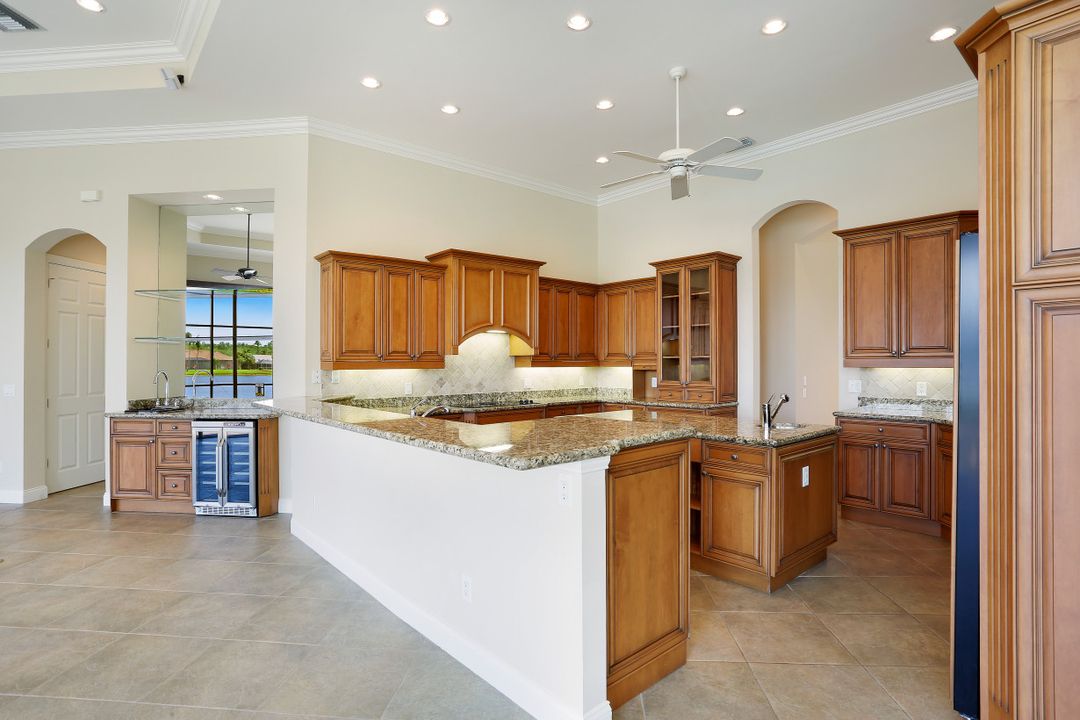 2046 Imperial Cir, Naples, FL 34110