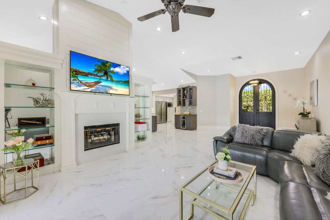 720 17th St NW, Naples, FL 34120