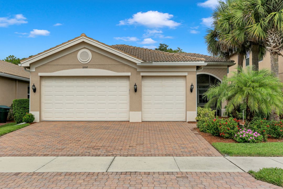 11222 Yellow Poplar Dr, Fort Myers, FL 33913
