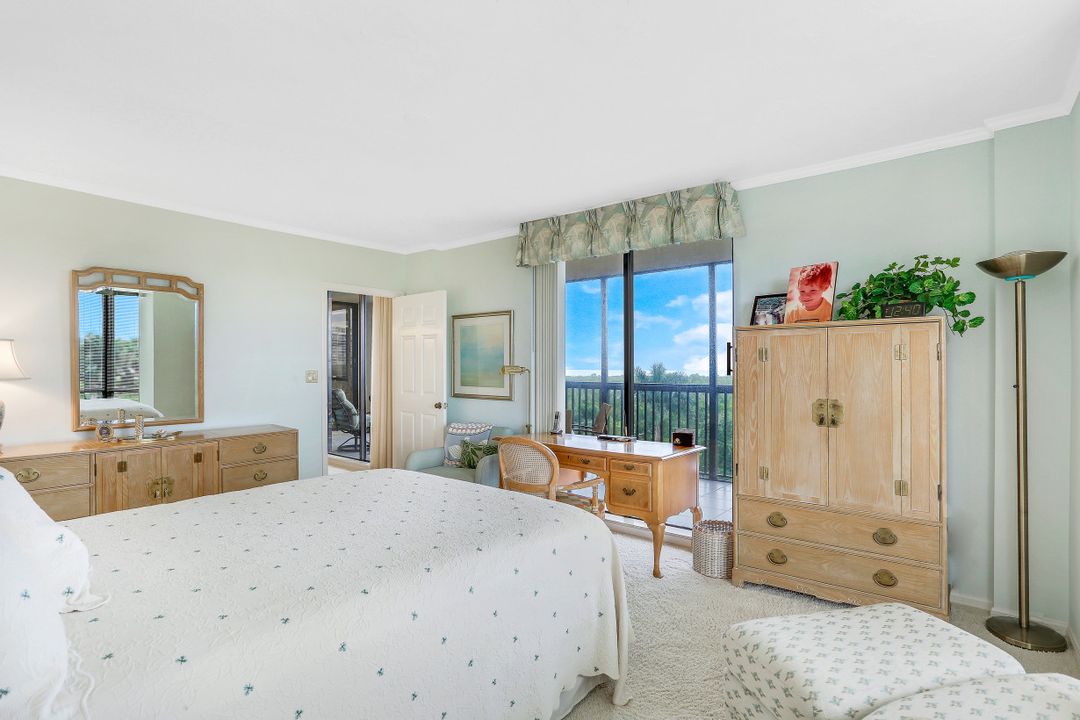 6075 Pelican Bay Blvd #506, Naples, FL 34108