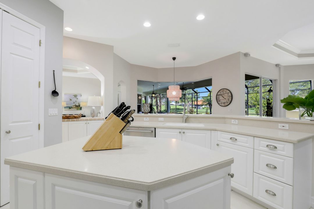 28416 Sombrero Dr, Bonita Springs, FL 34135