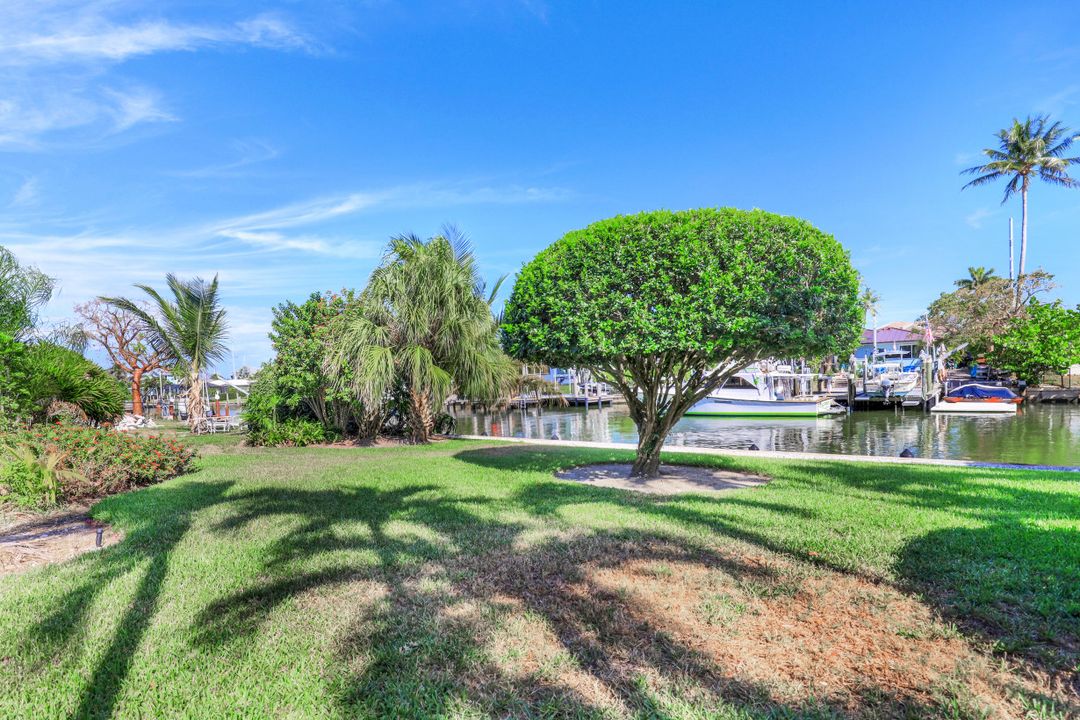 1211 Mulberry Ct, Marco Island, FL 34145