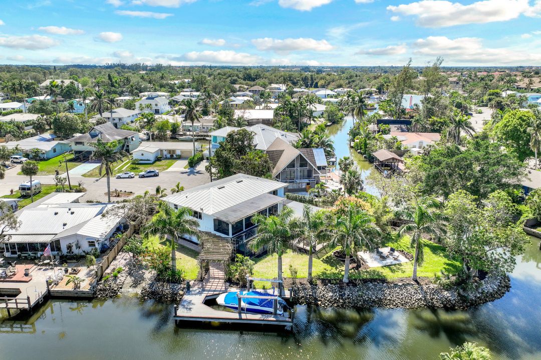 2631 Shoreview Dr, Naples, FL 34112