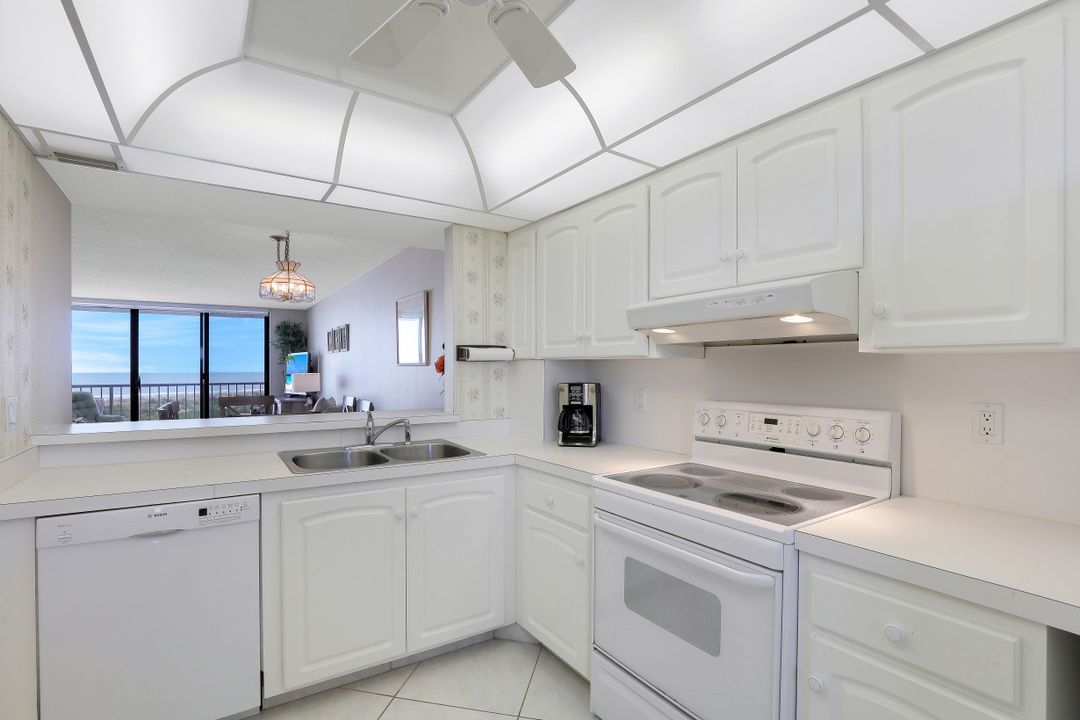 260 Seaview Ct #902, Marco Island, FL 34145