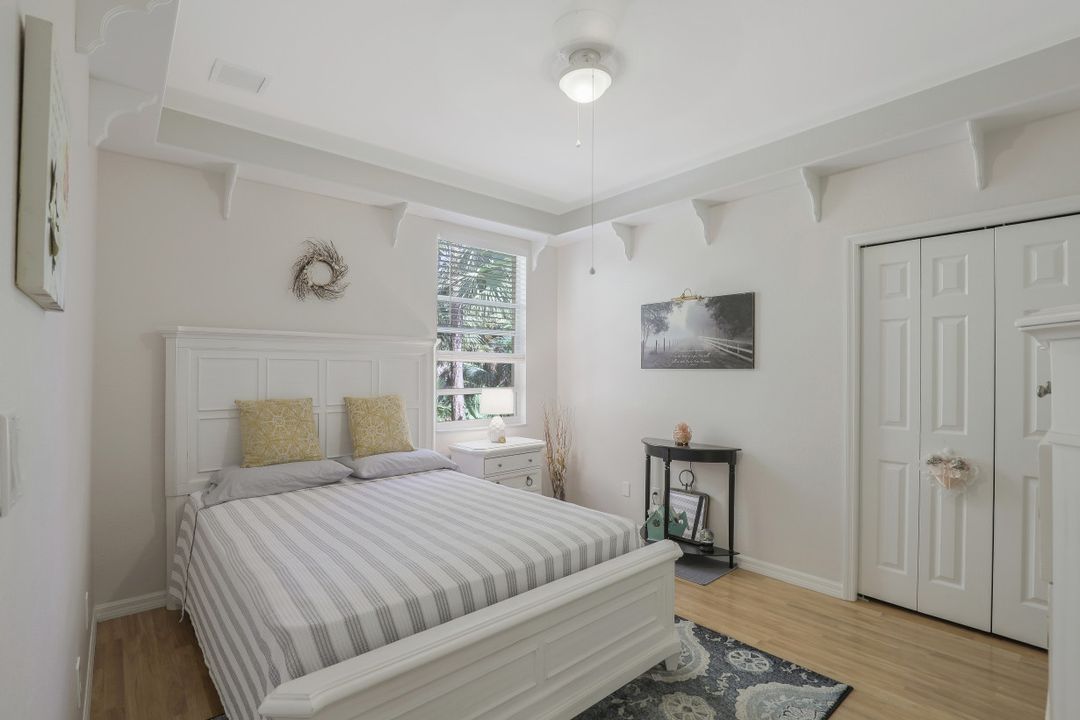 7782 Berkshire Pines Dr, Naples, FL 34104