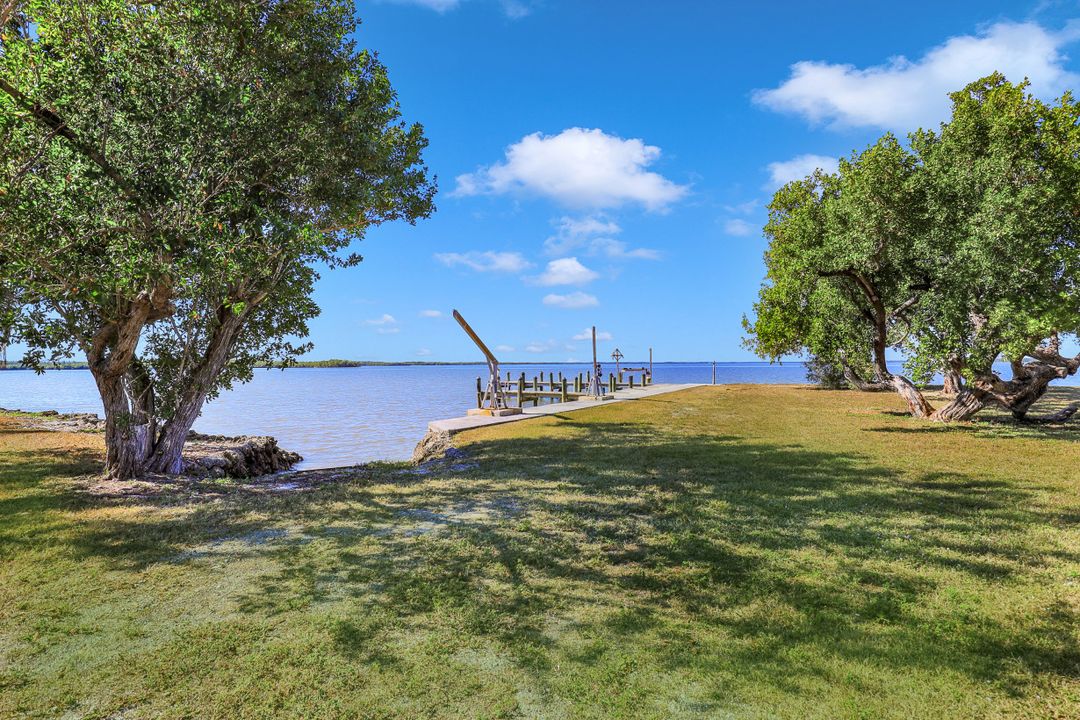 173 N Lopez Ln, Chokoloskee, FL 34138