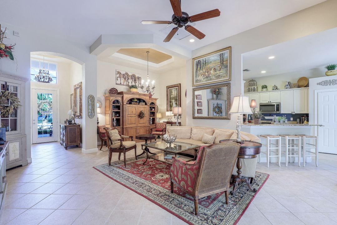 16156 Parque Ln, Naples, FL 34110