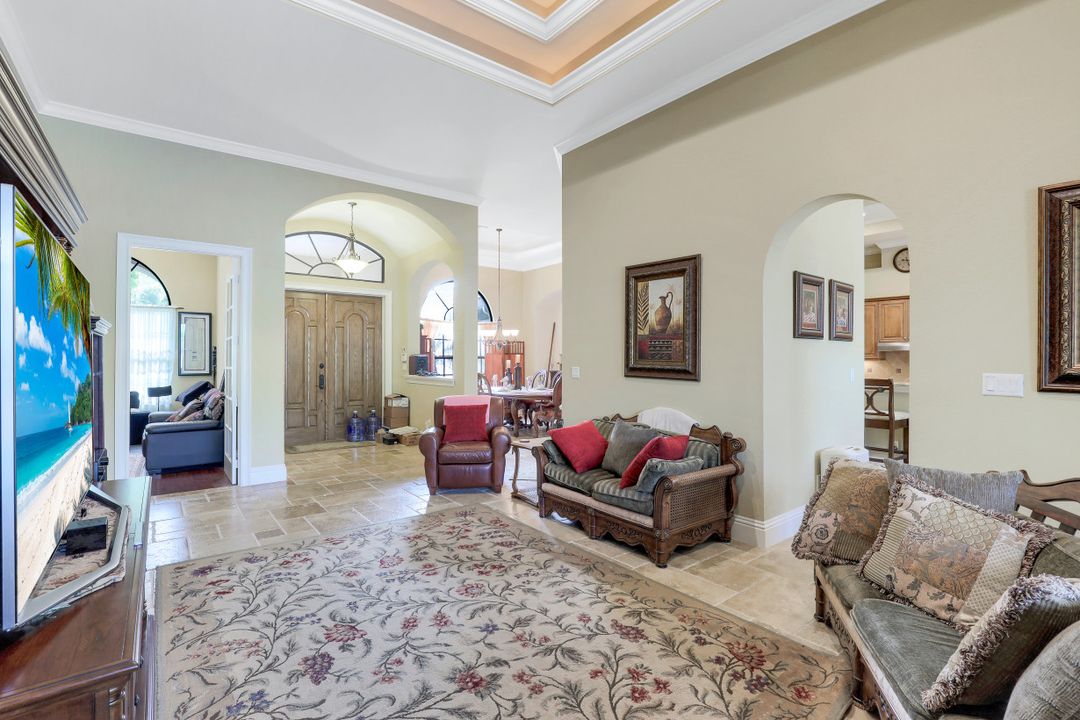 641 27th St SW, Naples, FL 34117